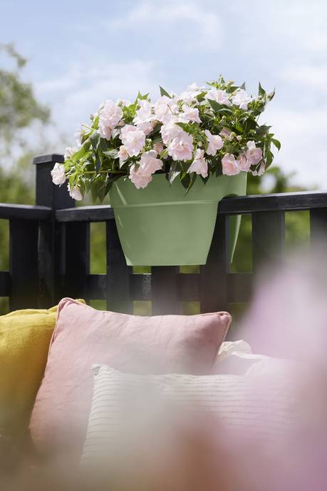 vibia campana flower bridge 40cm pistachio green